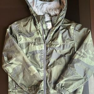 Gap Kids fleece lined camo jacket size M (8-9)